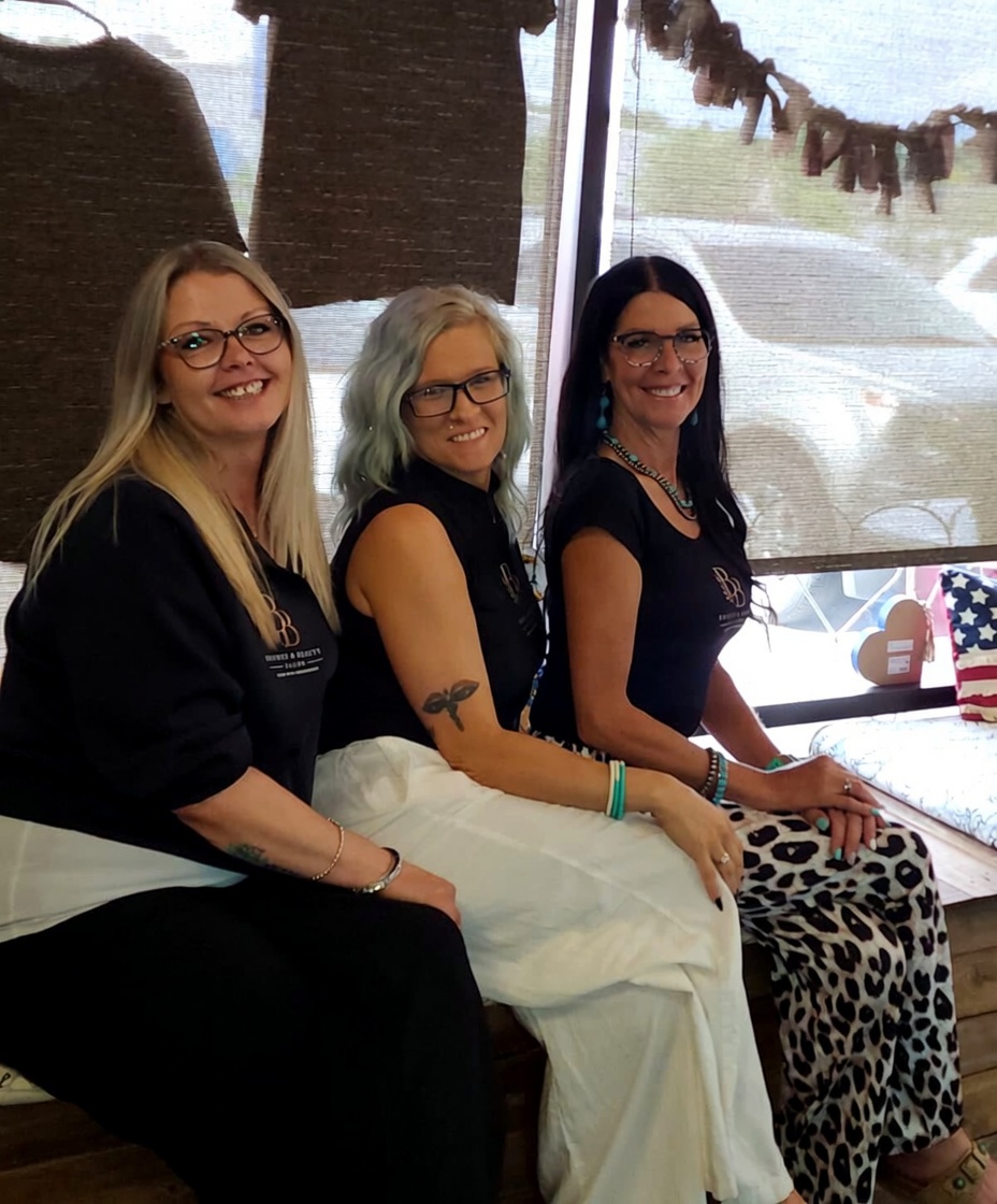 Bronze & Beauty Salon team